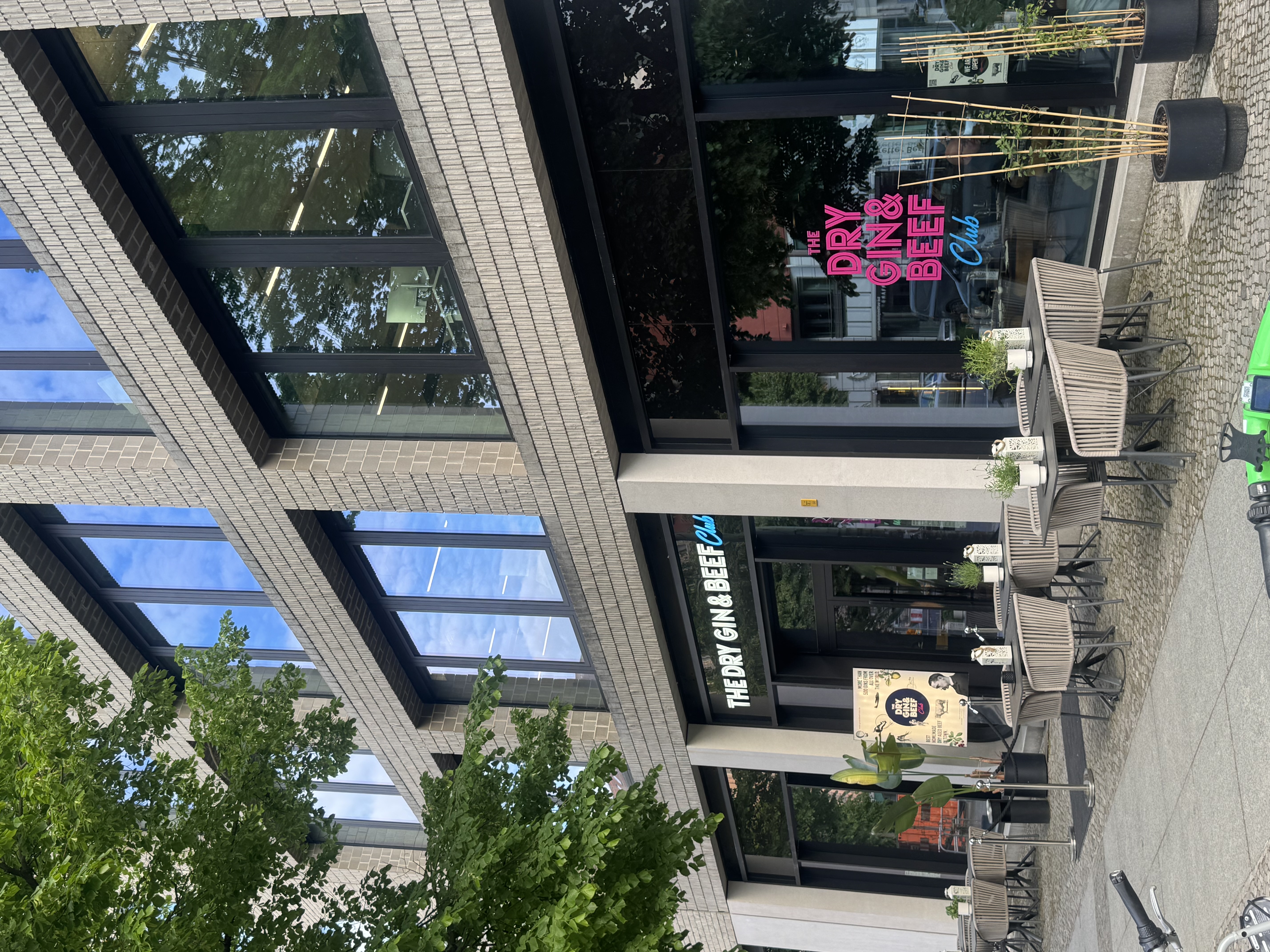 Reference customer: The Dry Gin and Beef Club Berlin